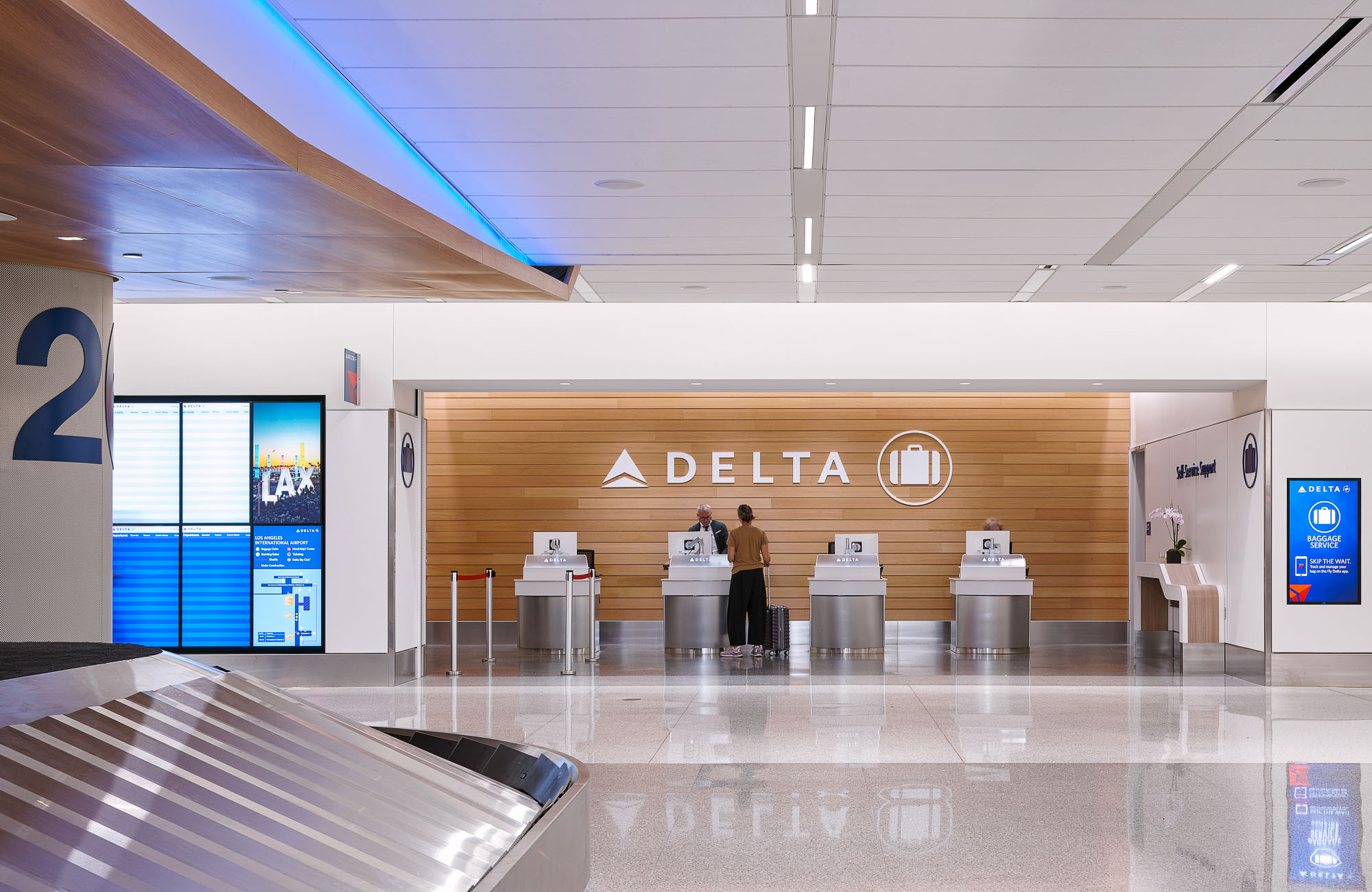 Delta Sky Way at LAX baggage claim and kiosks