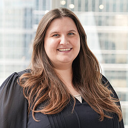 Sarah Taylor headshot