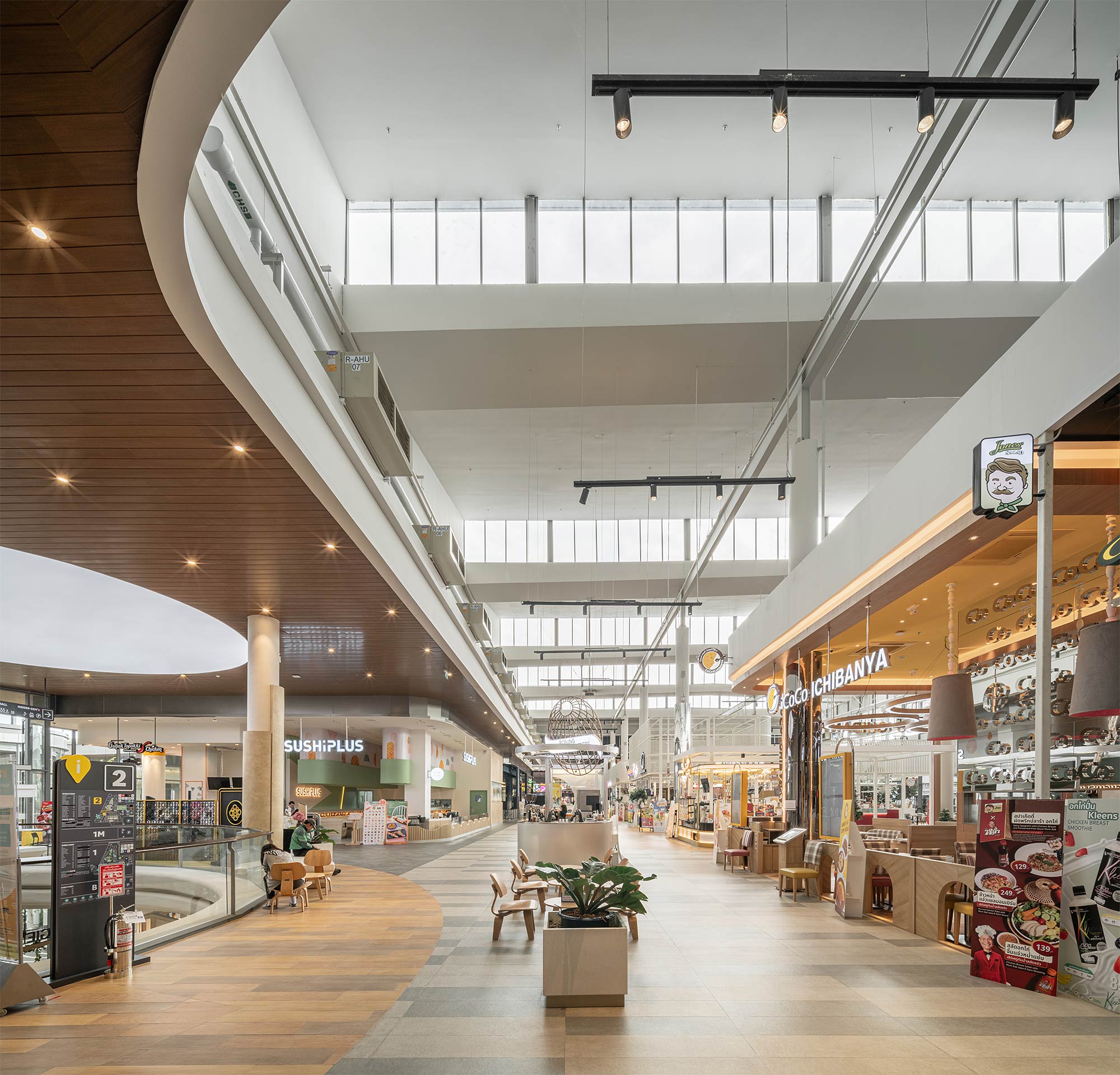 Lotus’s North Ratchapruek Lifestyle Center interior with shops