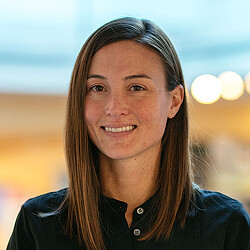 Jennifer Hamilton headshot
